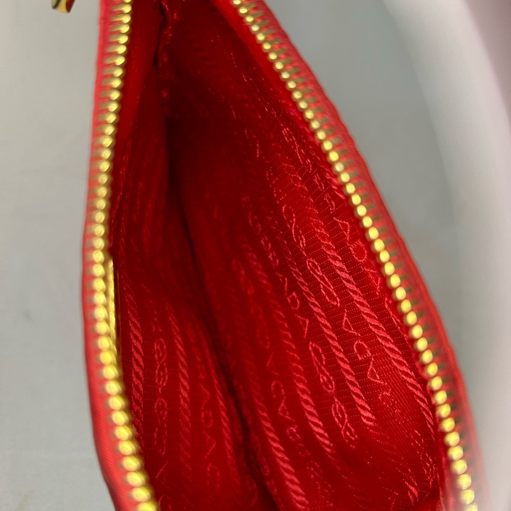 Prada | Nylon - Picture 3 of 10
